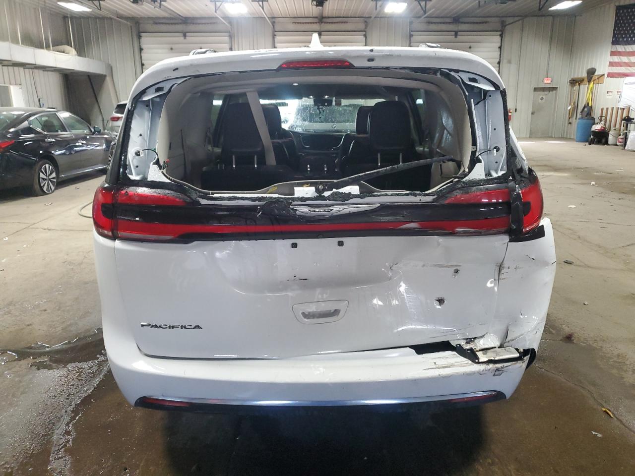 2022 CHRYSLER PACIFICA TOURING L VIN:2C4RC1BG1NR176681
