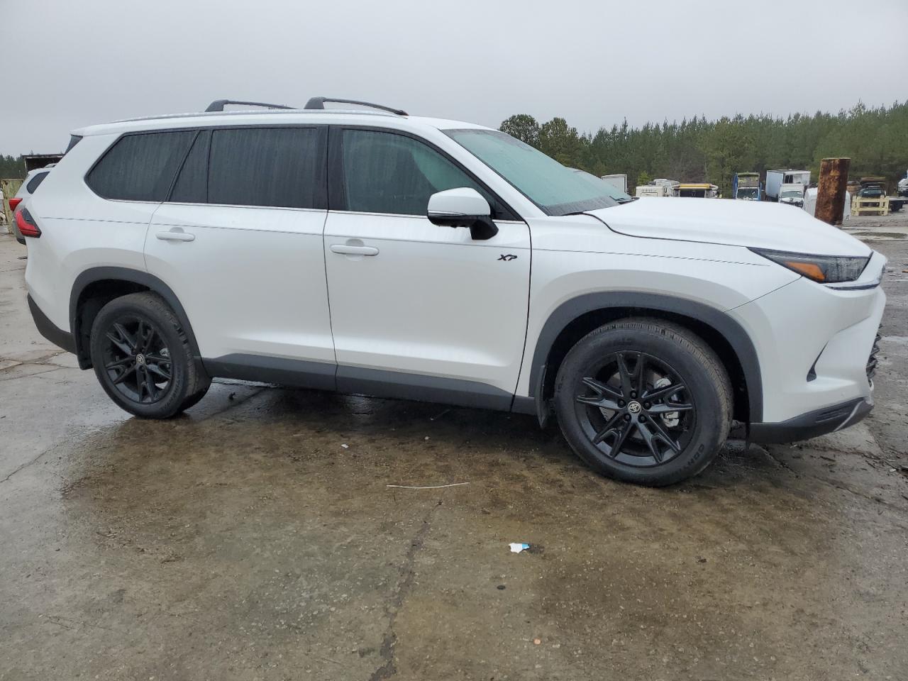 2024 TOYOTA GRAND HIGHLANDER XLE VIN:5TDAAAA56RS010527
