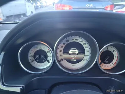 2015 Mercedes-Benz E 220 VIN: