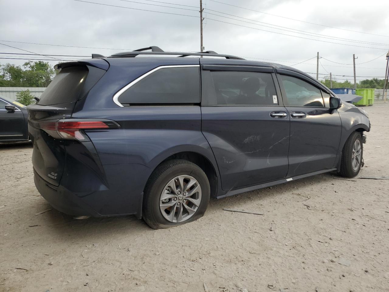 2022 TOYOTA SIENNA XLE VIN:5TDYRKEC0NS132901