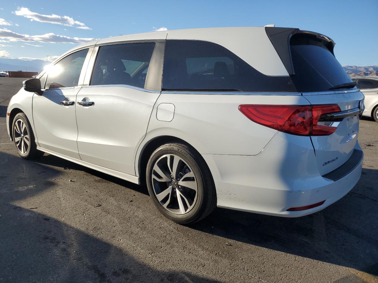 2022 HONDA ODYSSEY TOURING VIN:5FNRL6H84NB066538