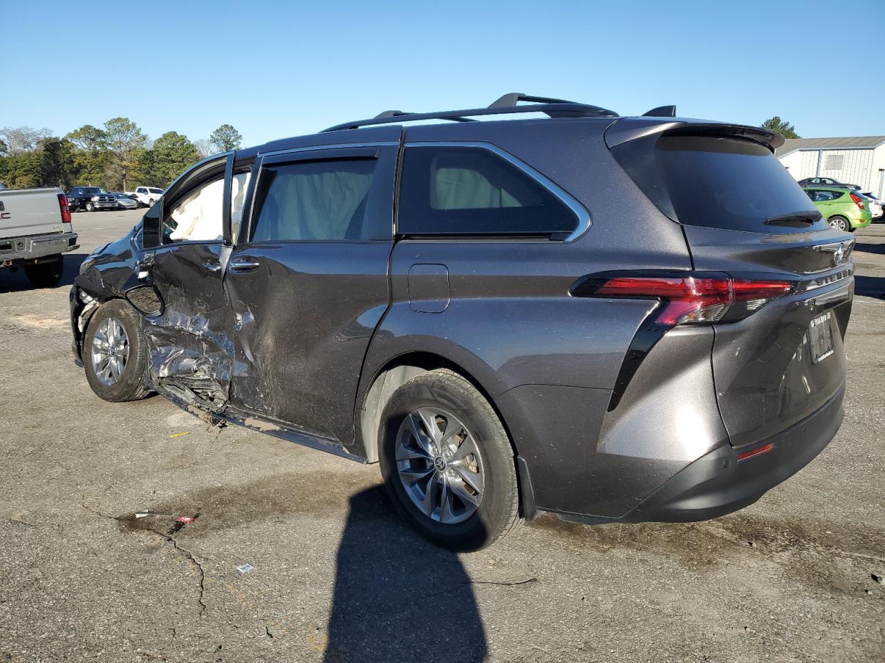 2022 TOYOTA SIENNA XLE VIN:5TDYRKEC1NS098418