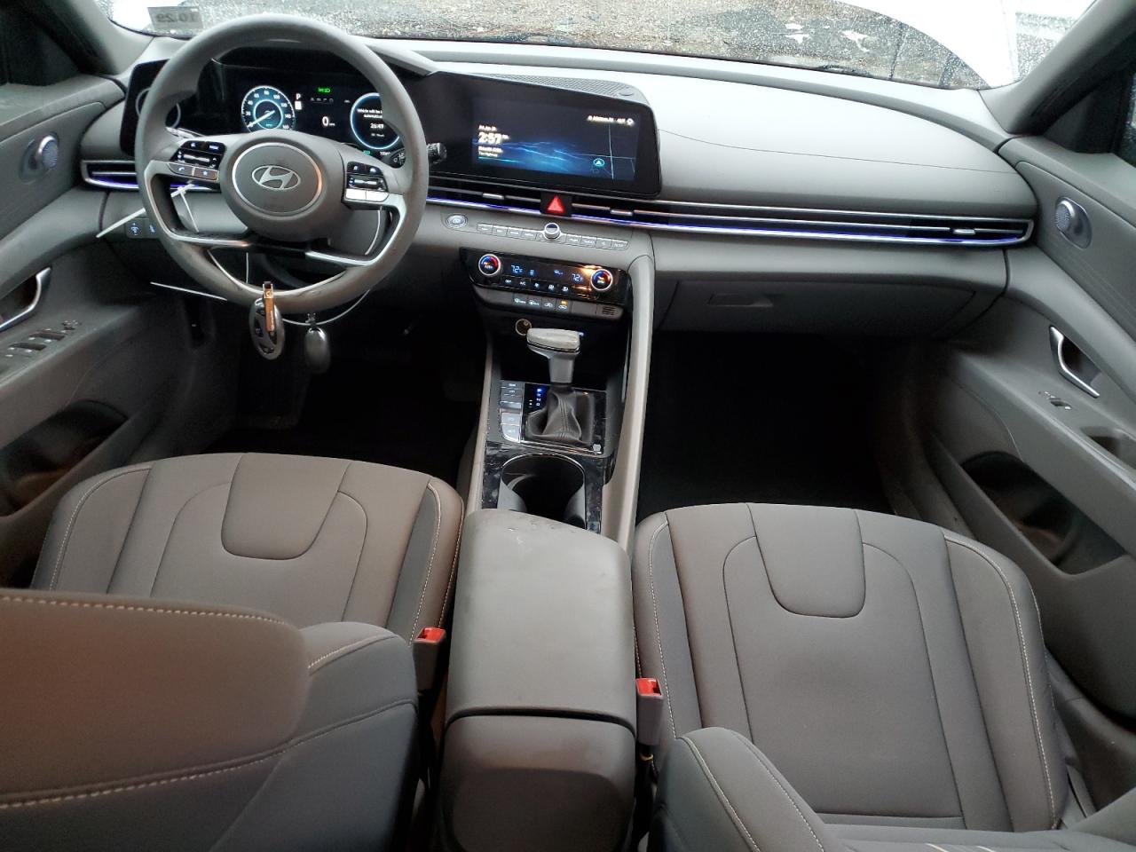 2024 HYUNDAI ELANTRA BLUE VIN:KMHLM4DJ2RU118192