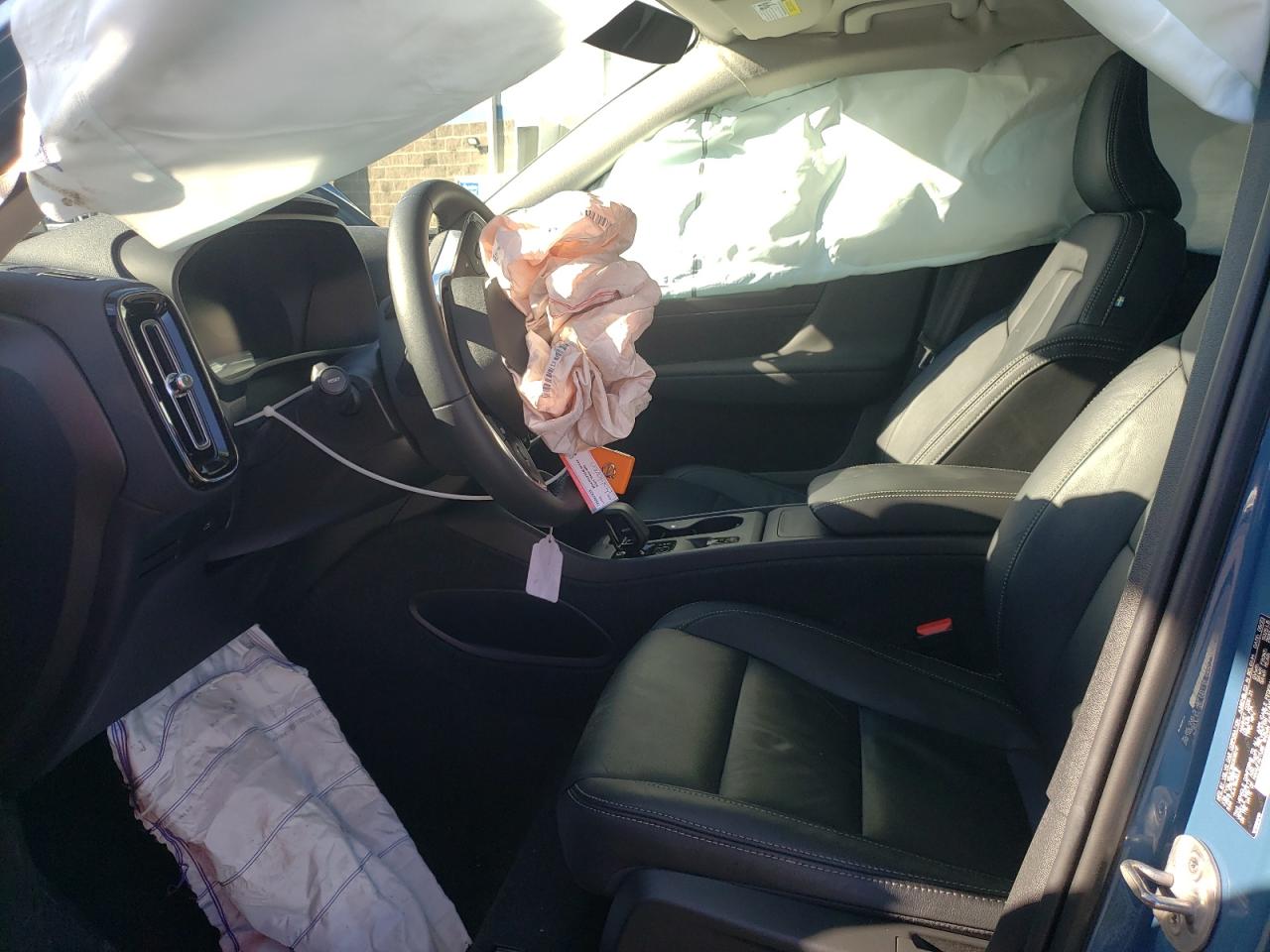 2024 VOLVO XC40 CORE VIN:YV4L12UK3R2208017