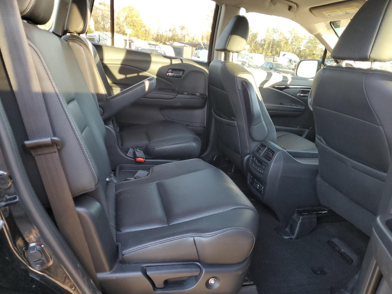 2022 HONDA PILOT TOURING VIN:5FNYF5H61NB029832