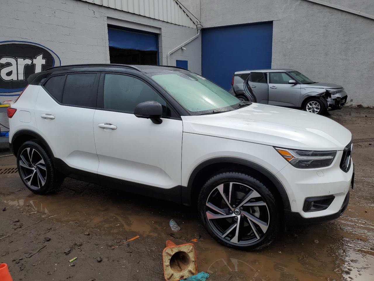 2022 VOLVO XC40 T5 R-DESIGN VIN:YV4162UMXN2732012