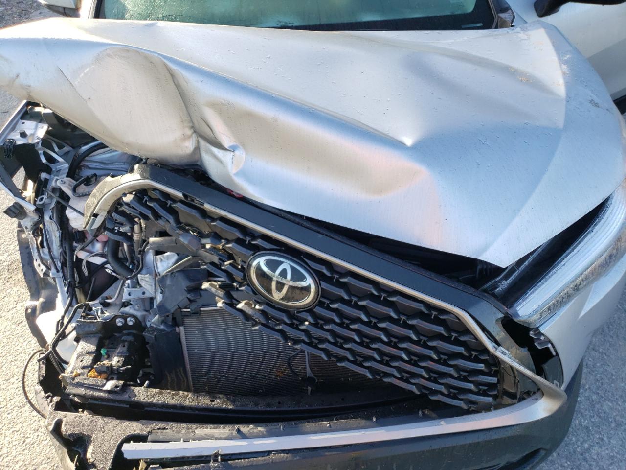 2022 TOYOTA COROLLA CROSS XLE VIN:7MUEAAAG3NV007118