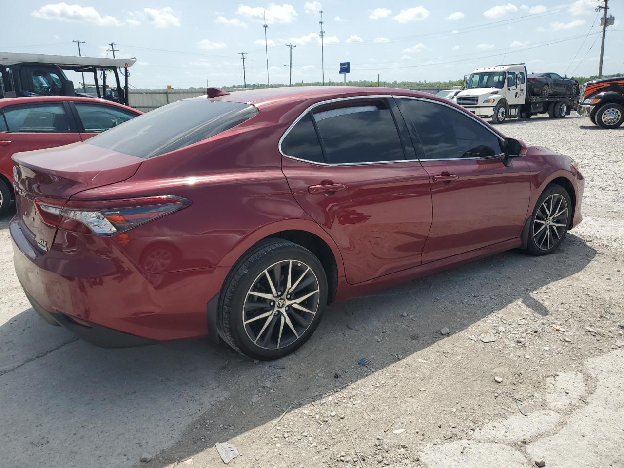 2022 TOYOTA CAMRY XLE VIN:4T1F31AK0NU570289