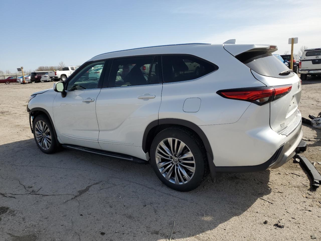 2022 TOYOTA HIGHLANDER PLATINUM VIN:5TDFZRBH0NS207760