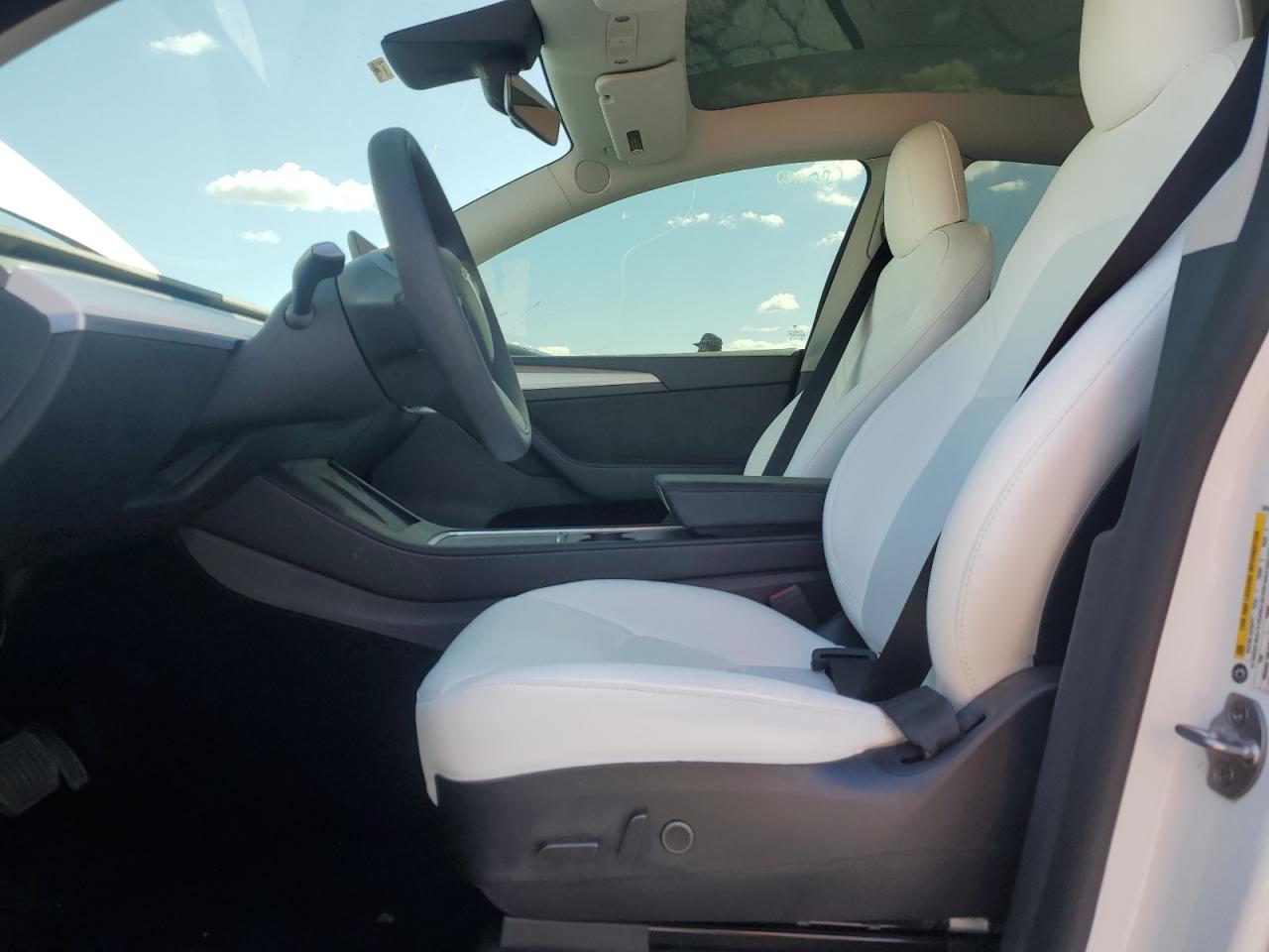 2022 TESLA MODEL Y  VIN:7SAYGAEE7NF539249