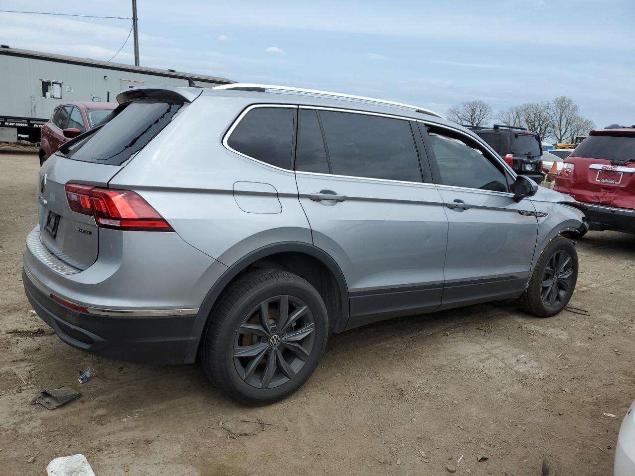 2022 VOLKSWAGEN TIGUAN SE VIN:3VV2B7AX4NM052096