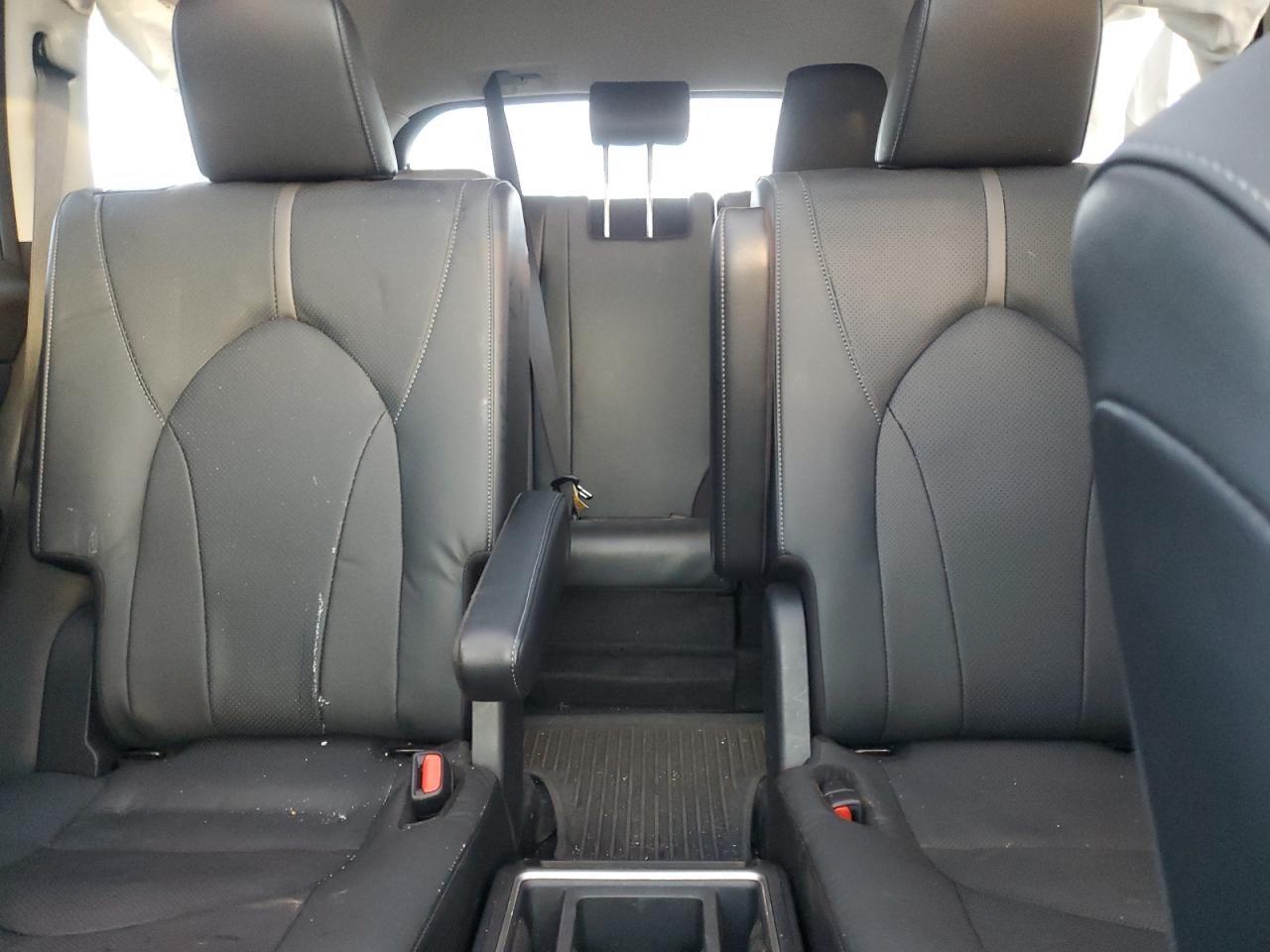 2024 TOYOTA GRAND HIGHLANDER XLE VIN:5TDAAAB59RS017020