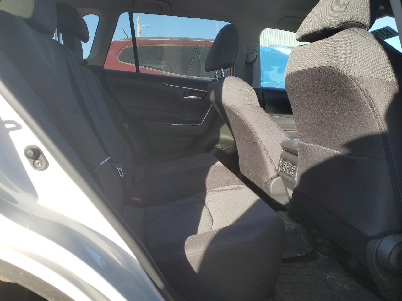 2022 TOYOTA RAV4 XLE VIN:2T3P1RFV0NC285533
