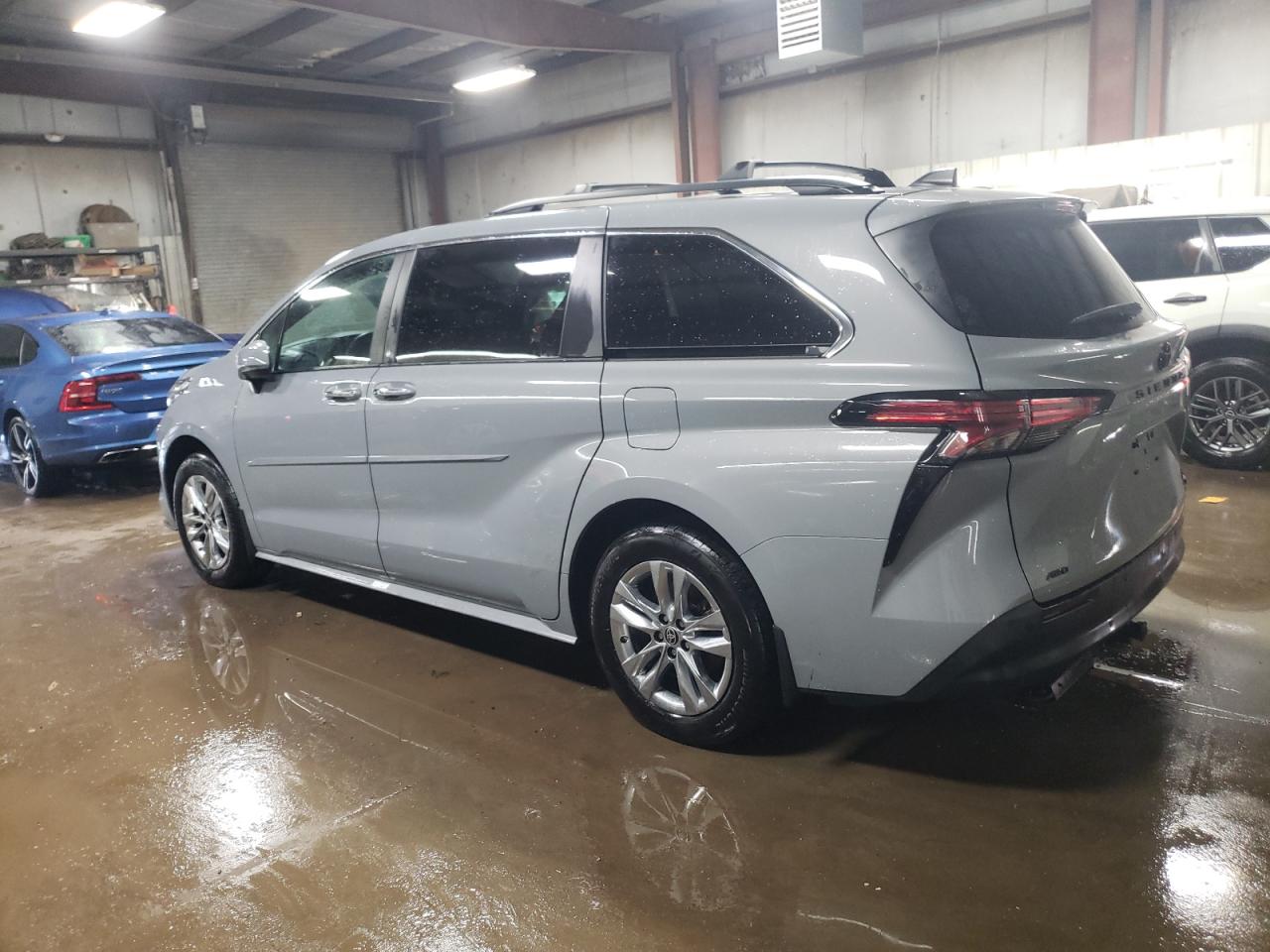 2022 TOYOTA SIENNA XLE VIN:5TDASKFC9NS042151