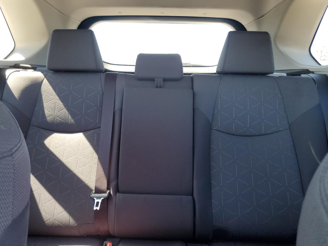 2022 TOYOTA RAV4 XLE VIN:JTMRWRFV8ND147650
