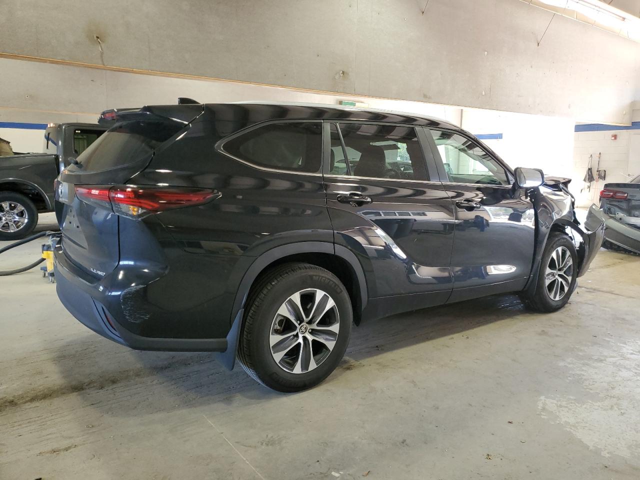 2024 TOYOTA HIGHLANDER LE VIN:5TDKDRBH2RS568071