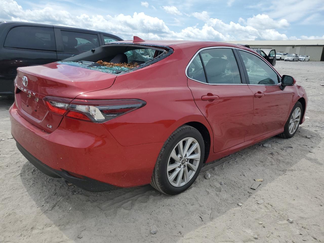 2024 TOYOTA CAMRY LE VIN:4T1C11AK5RU233826