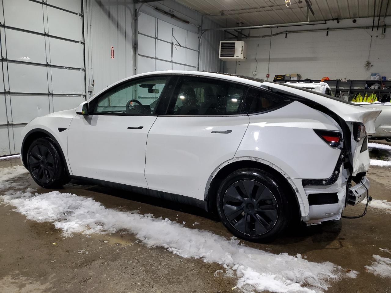 2024 TESLA MODEL Y  VIN:7SAYGAEE8RF112801