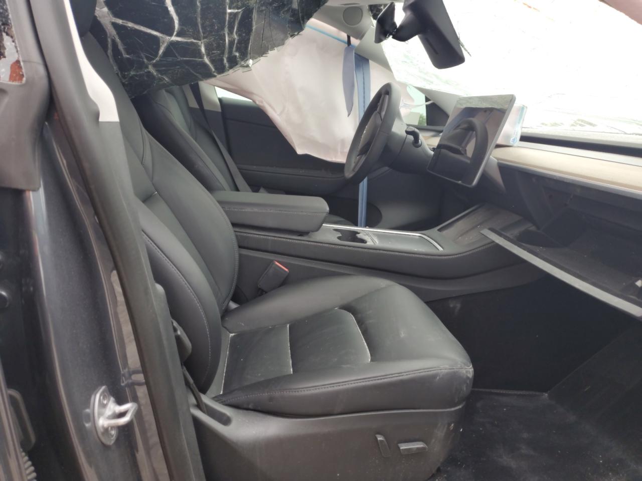 2022 TESLA MODEL Y  VIN:7SAYGDEE4NA019623