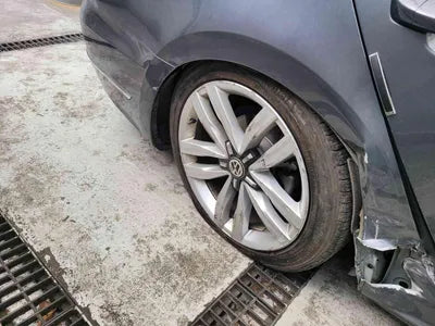 2018 Volkswagen Passat 1VWZZZA3ZJC037143 VIN:1VWZZZA3ZJC037143