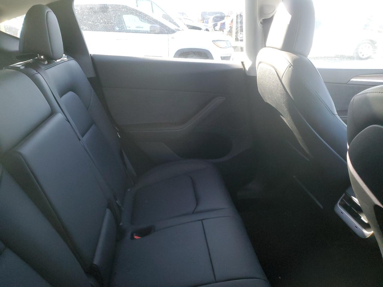 2024 TESLA MODEL Y  VIN:7SAYGDEE5RA274867