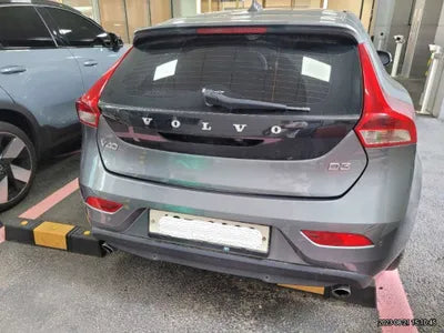 2017 Volvo V40 YV1MV79K0H2407653 VIN:YV1MV79K0H2407653