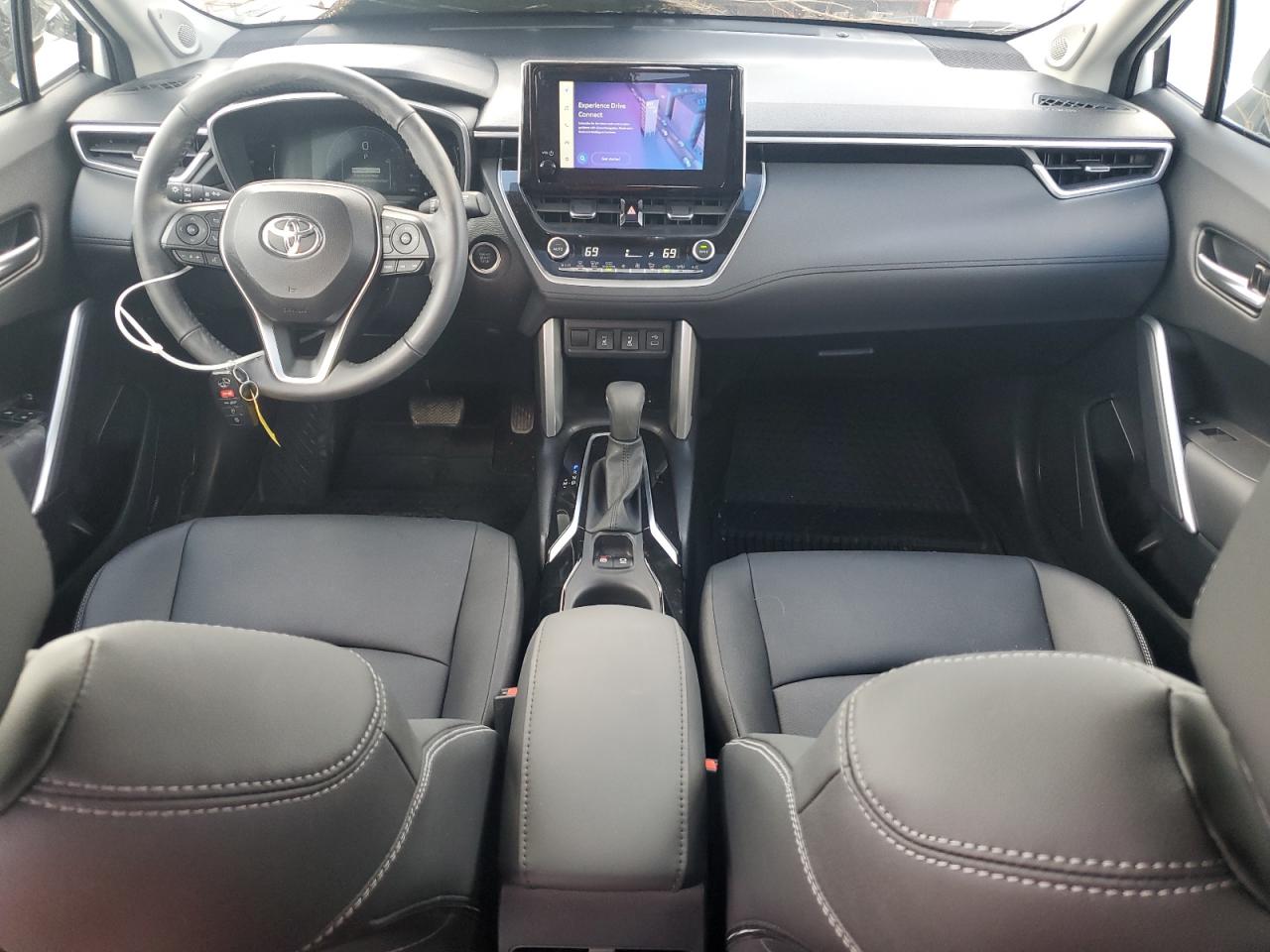 2023 TOYOTA COROLLA CROSS XLE VIN:7MUDAABG7PV060627