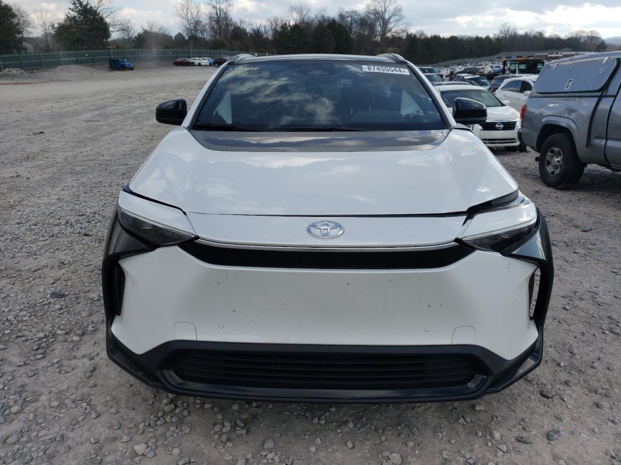 2024 TOYOTA BZ4X XLE VIN:JTMABACA9RA071455
