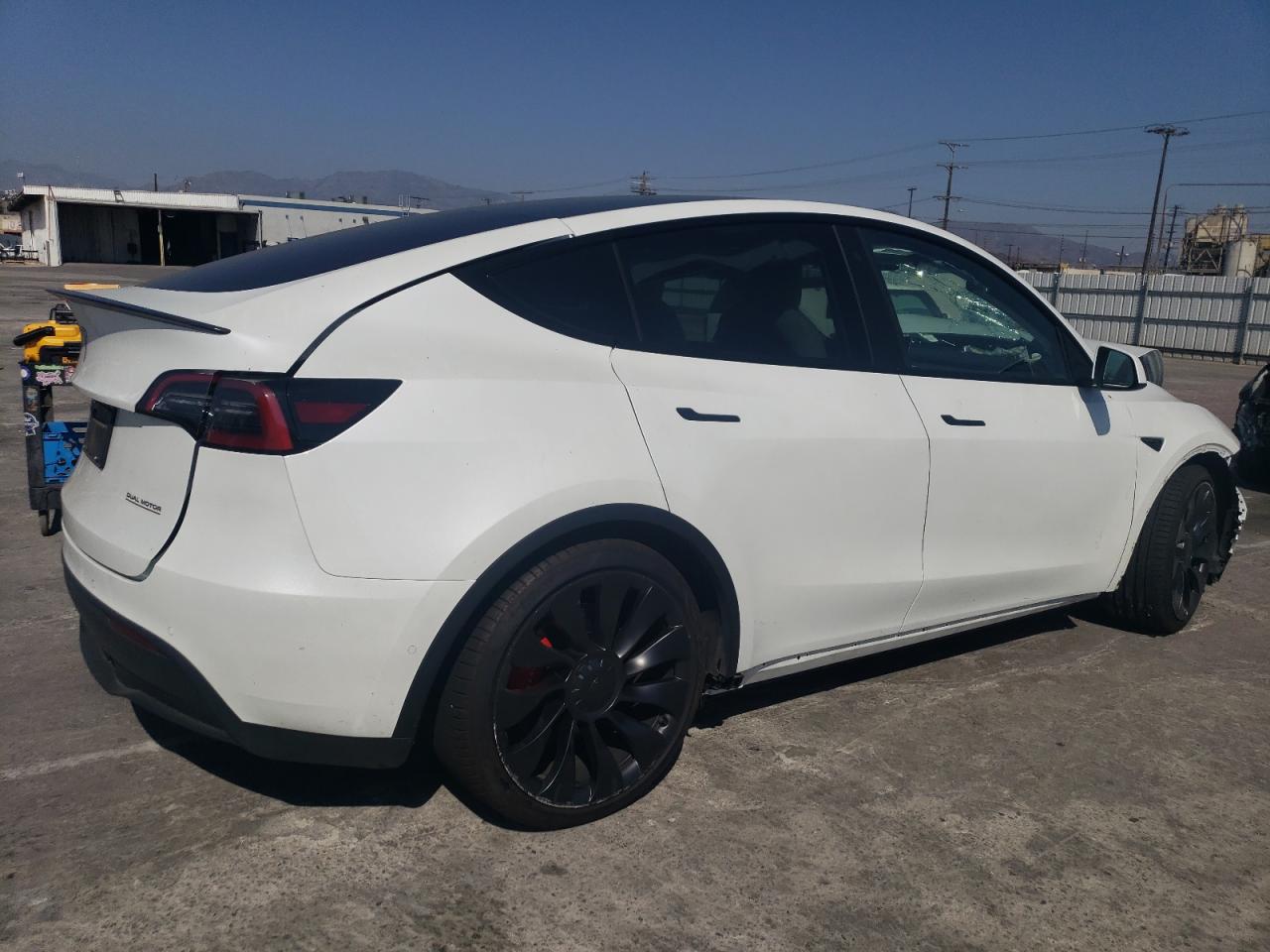 2022 TESLA MODEL Y  VIN:7SAYGDEF8NF495109