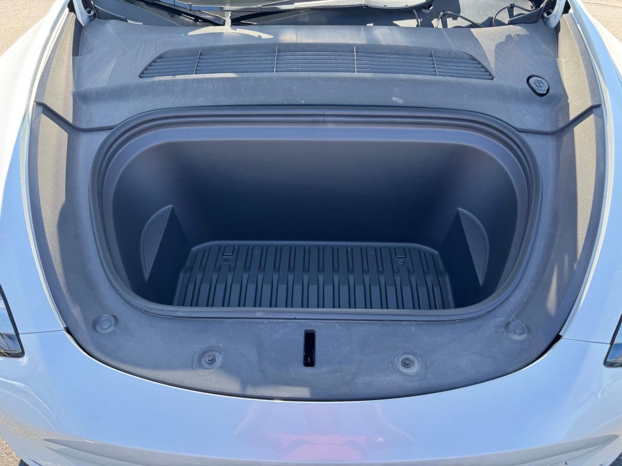 2023 TESLA MODEL Y  VIN:7SAYGDEE6PA094021