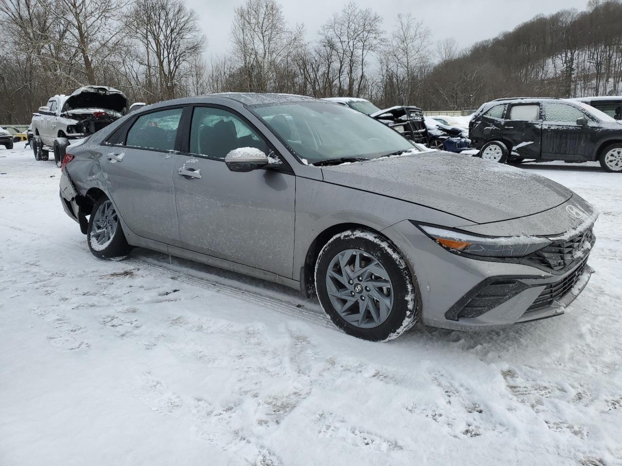 2024 HYUNDAI ELANTRA BLUE VIN:KMHLM4DJ6RU114386