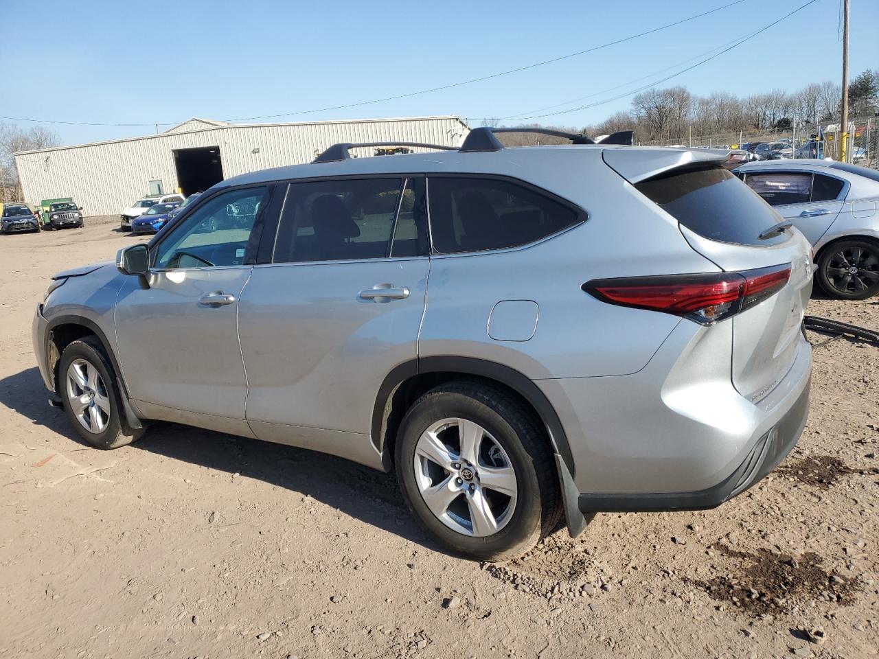 2022 TOYOTA HIGHLANDER L VIN:5TDCZRBH2NS234381