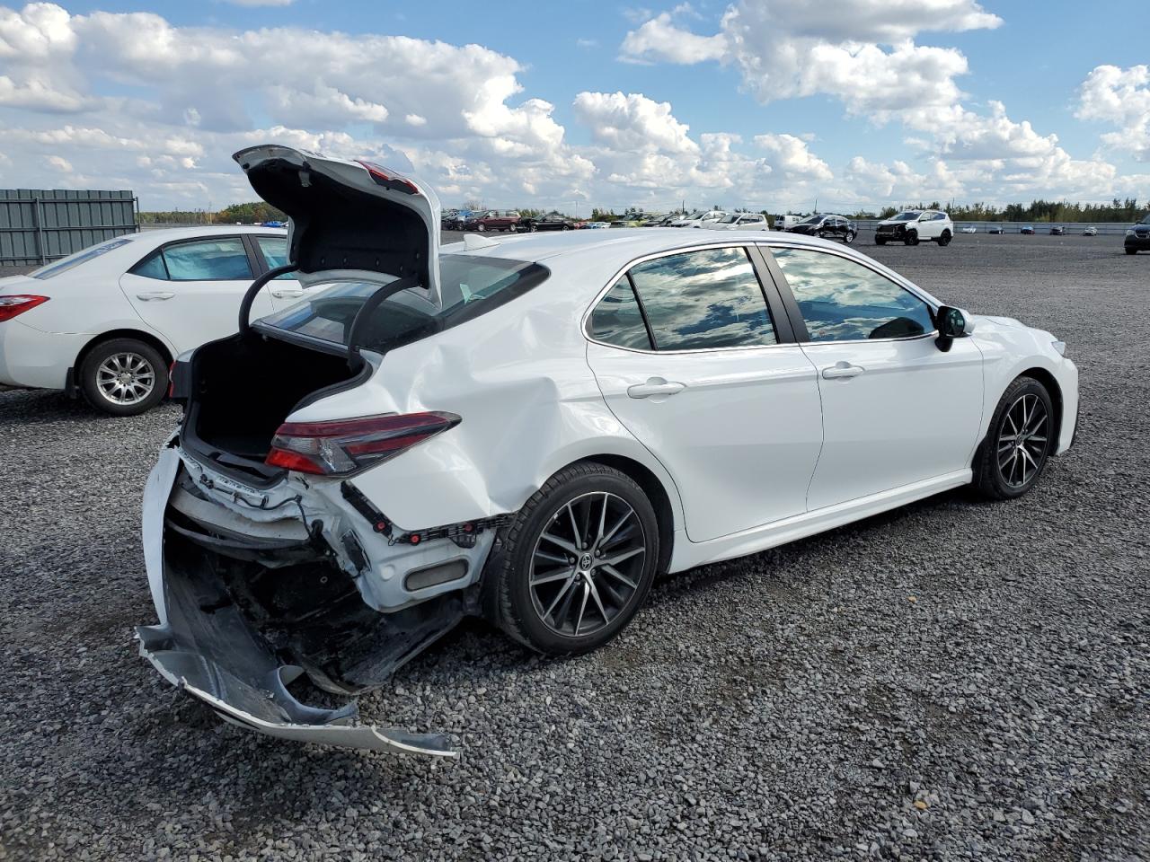 2022 TOYOTA CAMRY XLE VIN:4T1B21HK9NU018300