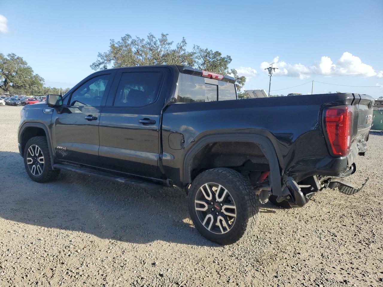 2022 GMC SIERRA K1500 AT4 VIN:3GTUUEET3NG527491