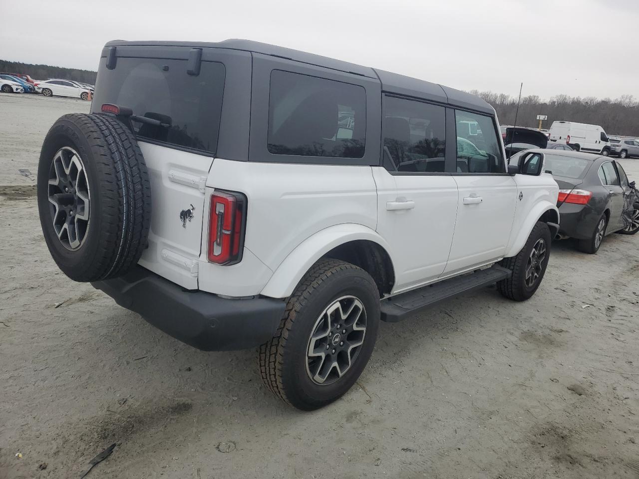 2024 FORD BRONCO OUTER BANKS VIN:1FMDE8BH5RLA99250