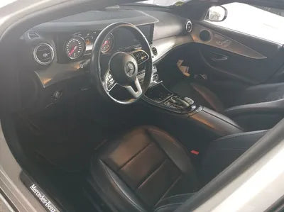 2018 Mercedes-Benz E 300 VIN: