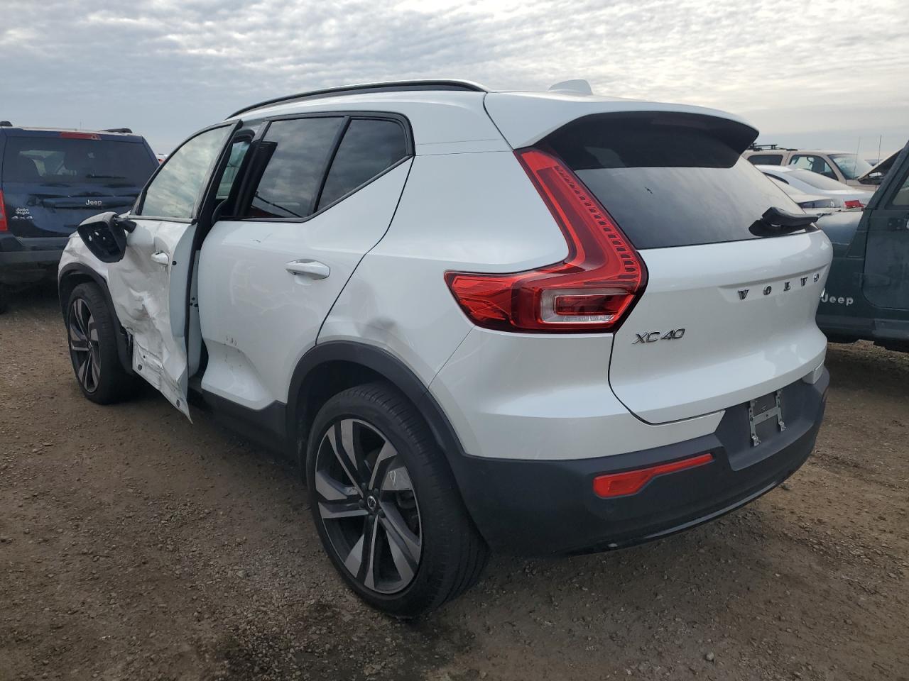 2024 VOLVO XC40 PLUS VIN:YV4L12UL7R2249713