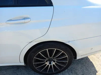 2015 Mercedes-Benz E 220 VIN: