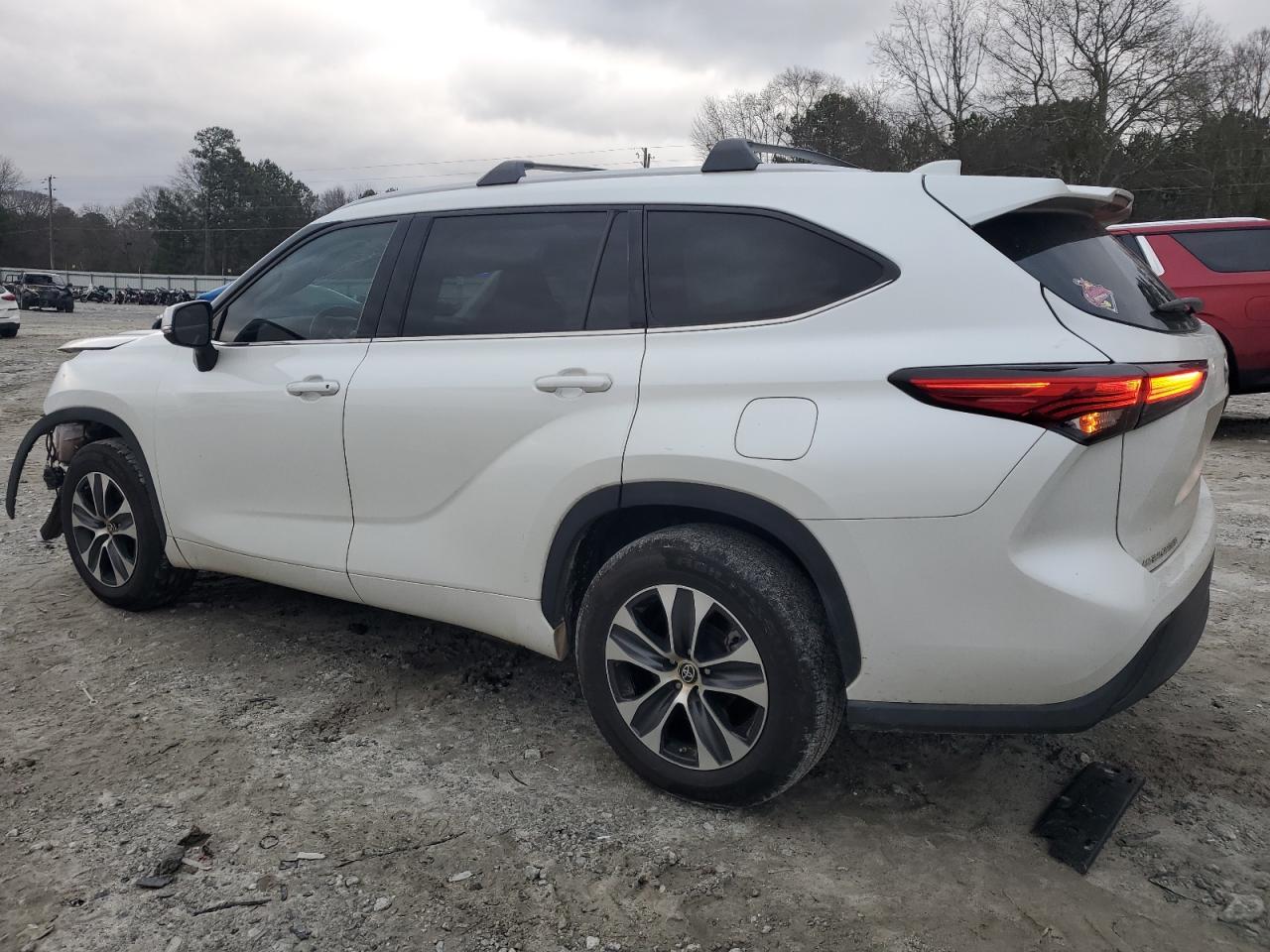 2022 TOYOTA HIGHLANDER XLE VIN:3VVCB7AX9NM024296
