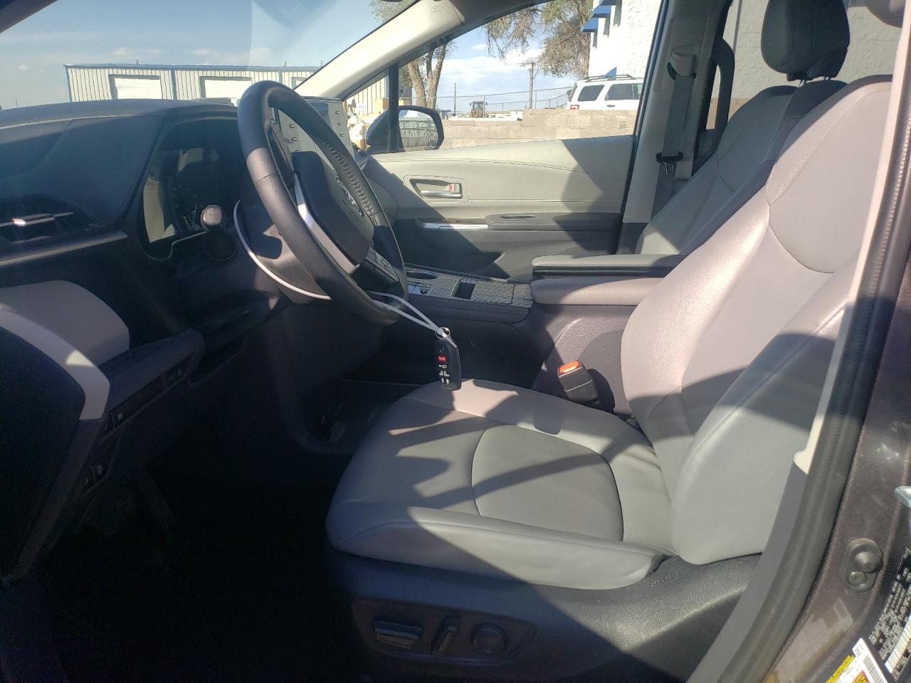 2022 TOYOTA SIENNA XLE VIN:5TDYRKEC6NS087673