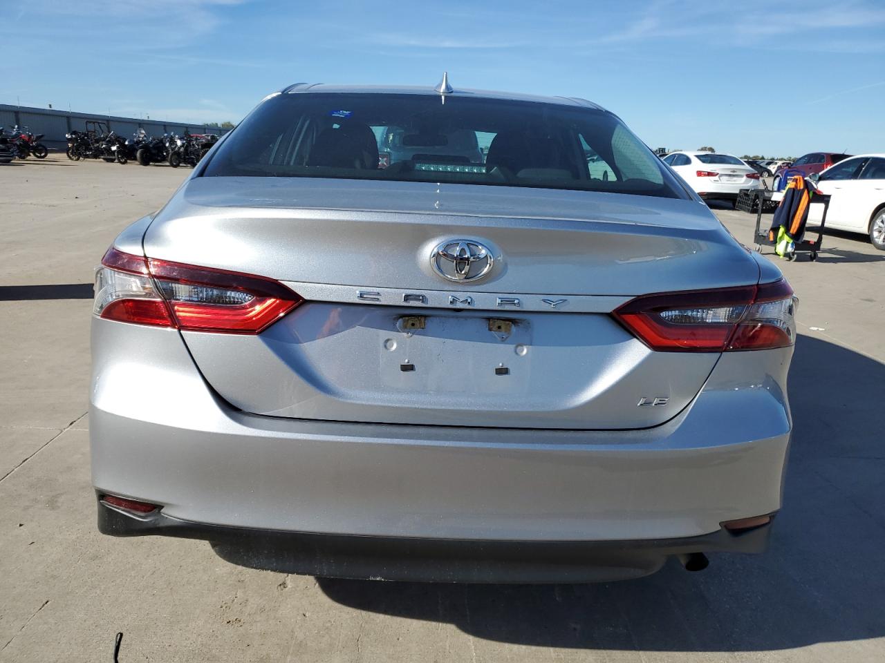 2022 TOYOTA CAMRY LE VIN:4T1C11AK8NU671847