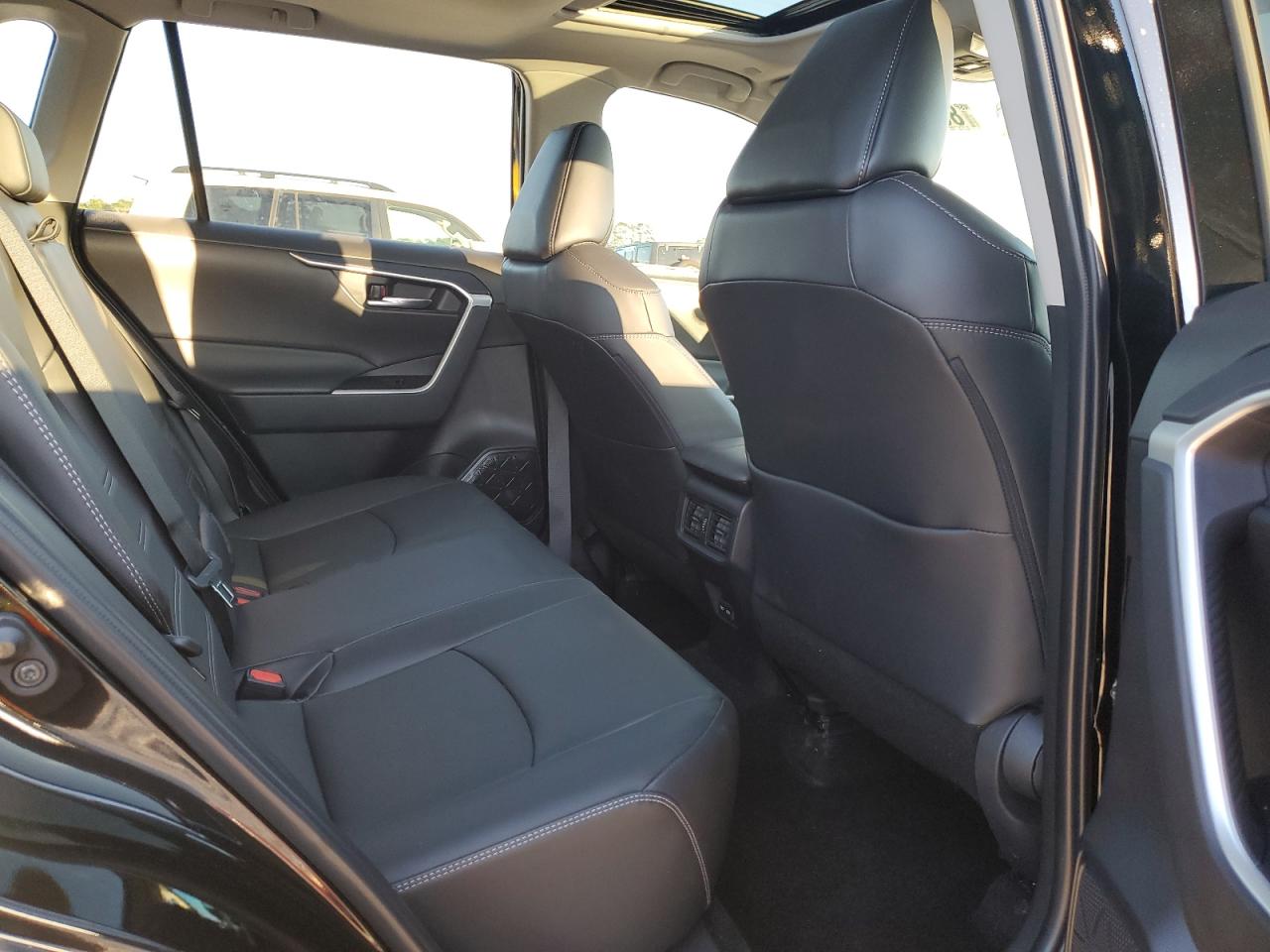 2024 TOYOTA RAV4 XLE PREMIUM VIN:2T3C1RFV5RC276055