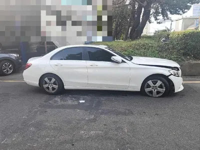 2015 Mercedes-Benz C 200 VIN: