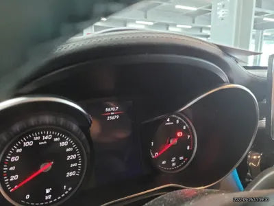 2019 Mercedes-Benz GLC 300 VIN: