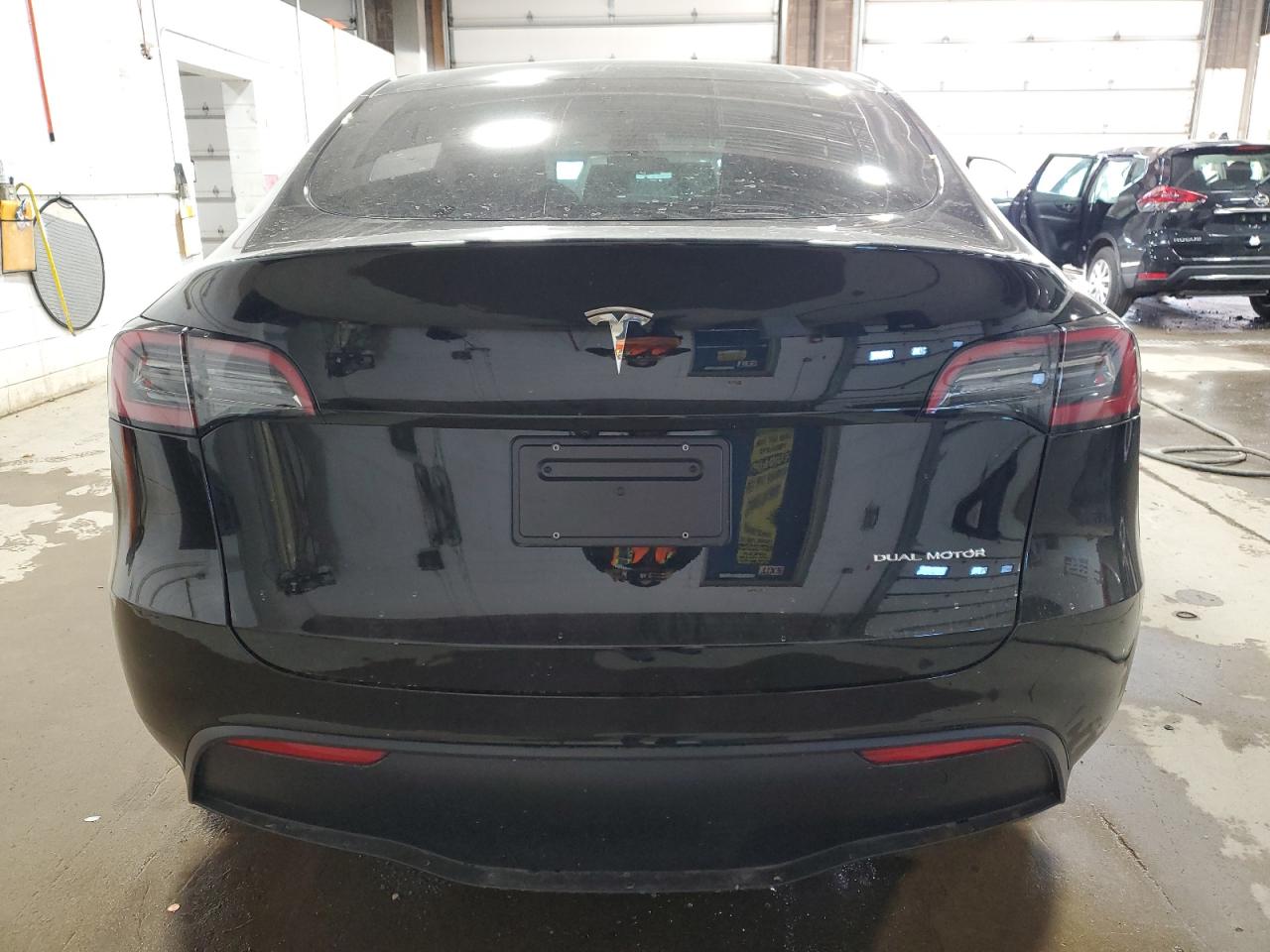 2024 TESLA MODEL Y  VIN:7SAYGAEE6RF182605