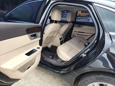 2016 Jaguar XF VIN: