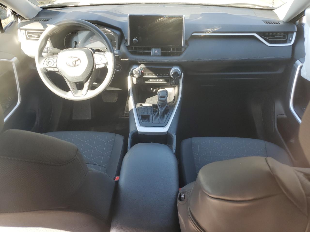 2024 TOYOTA RAV4 XLE VIN:2T3P1RFV4RC464731