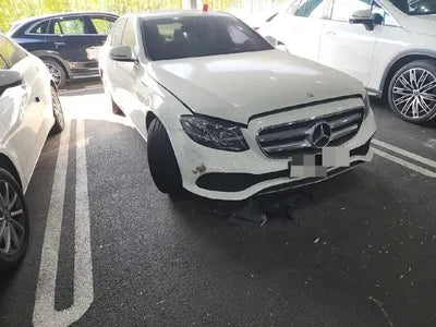 2016 Mercedes-Benz E 220 VIN: