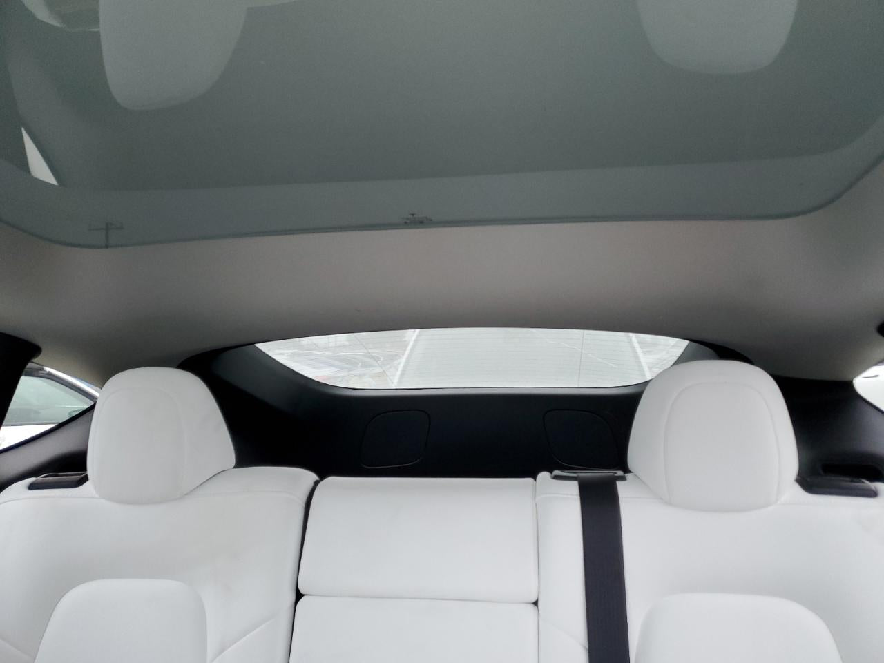 2022 TESLA MODEL Y  VIN:7SAYGDEE8NF422636