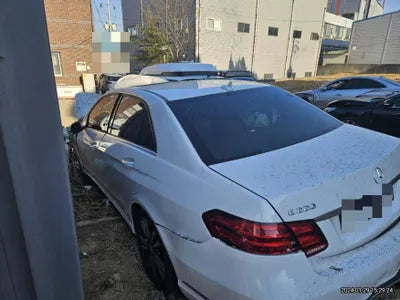 2015 Mercedes-Benz E 220 VIN: